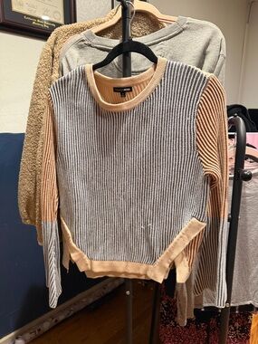 BCBGMaxAzria Two-Tone Ribbed Crewneck Sweater in Cream & Peach